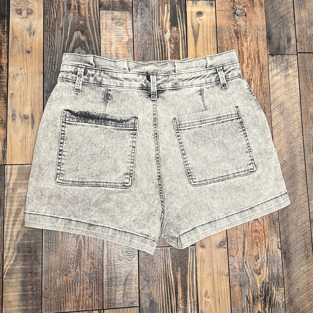 Universal Threads Paperbag Denim Jean Shorts Ombré Grey - Picture 3 of 4